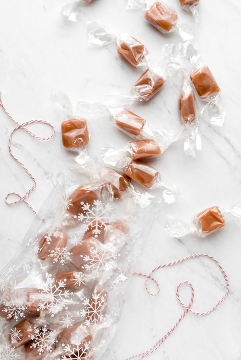 Soft, creamy, melt-in-your-mouth Homemade Caramels are the perfect holiday gift! Package them up and enjoy this heavenly candy all season long. #caramel #homemadecandy #christmastreats | GarnishandGlaze.com Kraft Caramel Recipes, Carmel Candy, Best Twice Baked Potatoes, Homemade Caramels, Unique Christmas Gifts Diy, Flower Candy, Homemade Goodies, Fried Green, Candy Flowers