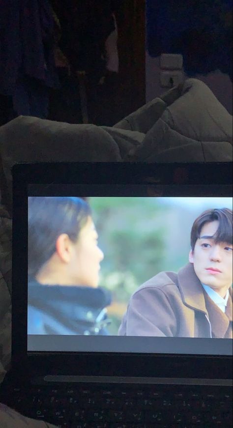 K Drama Watching Aesthetic, K Drama In Laptop, K Drama Aesthetic Wallpaper, Watching Kdrama Aesthetic, K Drama Aesthetic, Watching Drama On Laptop, Emoji Nails, Creative Snaps For Snapchat, Instagram Movie