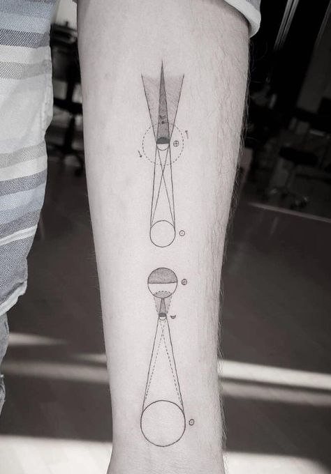 Got first tattoo yesterday! Lunar and solar eclipse diagrams Solar Eclipse Tattoo Ideas, Eclipse Tattoo Minimalist, Space Needle Tattoo, Lunar Eclipse Tattoo, Diagram Tattoo, Solar Eclipse Tattoo, Lunar Tattoo, Tattoo Ornament, Eclipse Tattoo