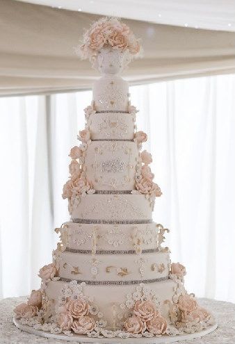 https://flic.kr/p/rRP8Yc | 8 tier | Wedding Cakes Grimsby Lincolnshire This huge magnificent cake stood 5ft tall and 3ft wide at the base Large Wedding Cakes, Vintage Pasta, Cliveden House, Extravagant Wedding Cakes, Cake With Flowers, Big Wedding Cakes, Wedding Cakes Elegant, Wedding Cake Tops, British Wedding