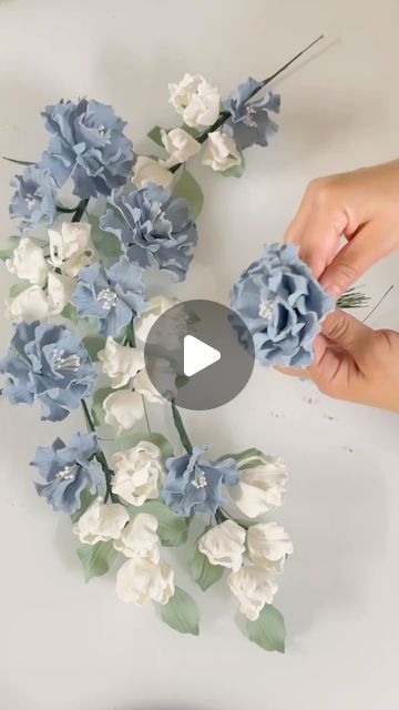 𝑮𝒂𝒓𝒅𝒆𝒏 𝑺𝒖𝒈𝒂𝒓 𝑭𝒍𝒐𝒘𝒆𝒓𝒔 on Instagram: "Gum Paste Flowers!  • • • • • • • #gumpaste #gumpasteflowers #sugarflowers #sugarflower #sugarflowerart #artsugar #cake #cakes #cakedecorator #cakedesign #cakedecorating #cakeart #cakeartist #cakedecoratorsofinstagram #cakesupplies #topper #toppers #flowers #birthdaycake #weddingcake #weddingcakes #cakemaker #cakemaking" Cookout Desserts, Sugar Paste Flowers, Cake Supplies, Gum Paste Flowers, Cake Makers, Sugar Paste, Wafer Paper, April 7, Sugar Flowers