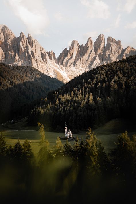 Adventure Landscape, The Dolomites, Travel Notes, Mountain Photography, Freelance Photographer, Pretty Photos, Travel Photographer, Product Photography, Beautiful Wallpapers