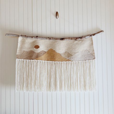 Woven Landscape, Weaving Nature, Frame Loom Weaving, Weaving Frame, Wall Weaving, Woven Wall Hangings, Wall Weave, Weaving Loom Projects, Weaving Wall Hanging