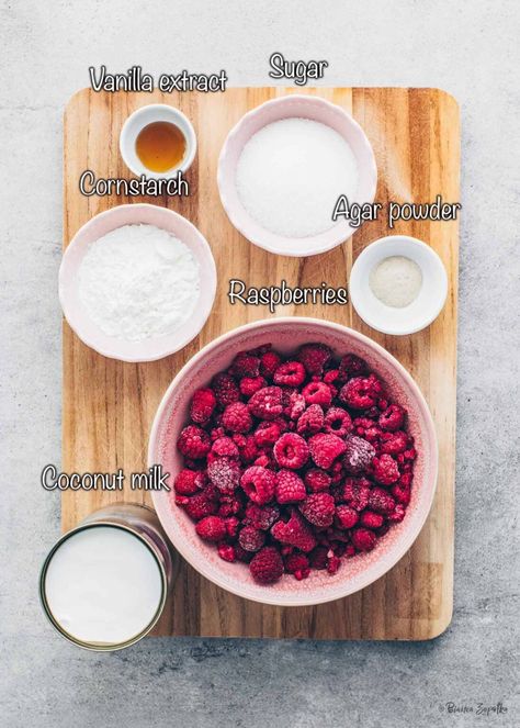 Raspberries, coconut milk, vanilla extract, cornstarch, sugar, agar powder Raspberry Chocolate Tart, White Chocolate Tart, Agar Agar Powder, Tart Vegan, Tarte Vegan, Raspberry White Chocolate, Raspberry Coconut, Raspberry Chocolate, Chocolate Crust