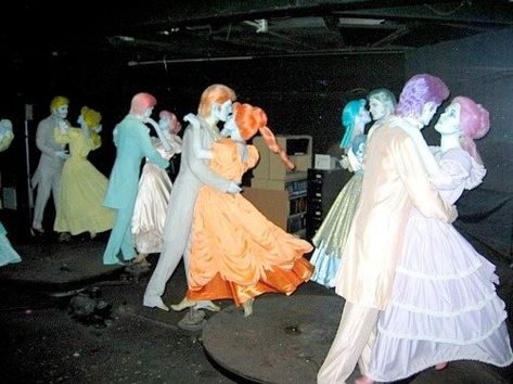 Haunted Mansion Ride, Haunted Mansion Disneyland, Disneyland Rides, Ballroom Dancer, Disney Rides, Disney Haunted Mansion, Disney Facts, Vintage Disneyland, Theme Halloween