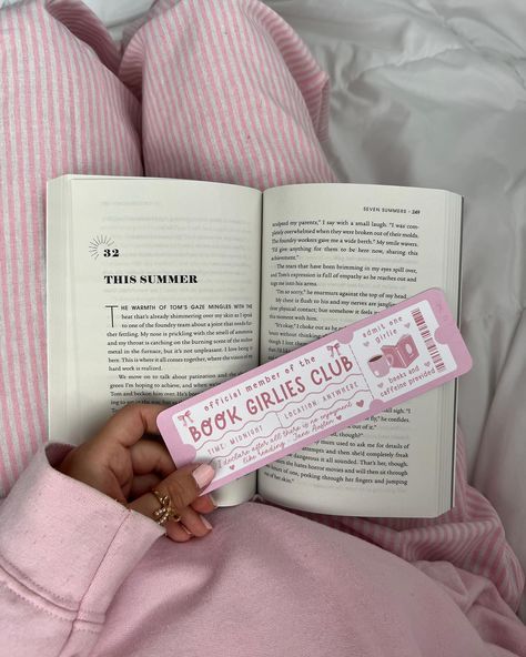 Dear Readers book club🎀📖🫶🏻 I’m so excited to announce that I started my own book club on @fable ! (details & info below) I’ve always wanted to be a part of a book club, but never knew where to start or how to join one. I know it can be difficult to start a book club or find one when you don’t have many friends that live near you that like to read.🥲 So I’m very happy to start my own virtual book club with you guys where we can read and chat about books together!🫶🏻 Book club info: 🎀 Name: ... Reading Club Aesthetic, How To Start Reading Books, Reading Astethic, Cute Book Aesthetic, Someone Reading A Book, Book Reader Aesthetic, Book Club Aesthetic, Romance Books Aesthetic, Book Club Names