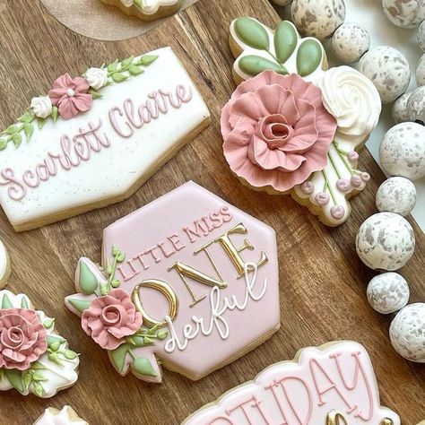 Roses First Birthday Theme, Pink Floral First Birthday, First Birthday Biscuits, Little Miss Onederful Cookies, Floral First Birthday Cookies, Isn’t She Onederful Cookies, First Birthday Cookies Girl, One Derful First Birthday Girl, Pretty Shades Of Pink