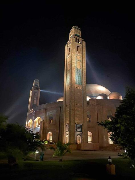 Bahria Town Lahore, Bahria Town, Grand Mosque, Rainy Night, Beautiful Photos Of Nature, Beautiful Nature Scenes, Nature Scenes, Lake City, Empire State Building