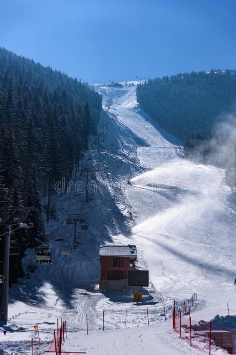 Bansko Bulgaria Ski, Bulgaria Skiing, People Skiing, Bansko Bulgaria, Ski Culture, Ski Slope, I Love Winter, Ski Chalet, Ski Slopes