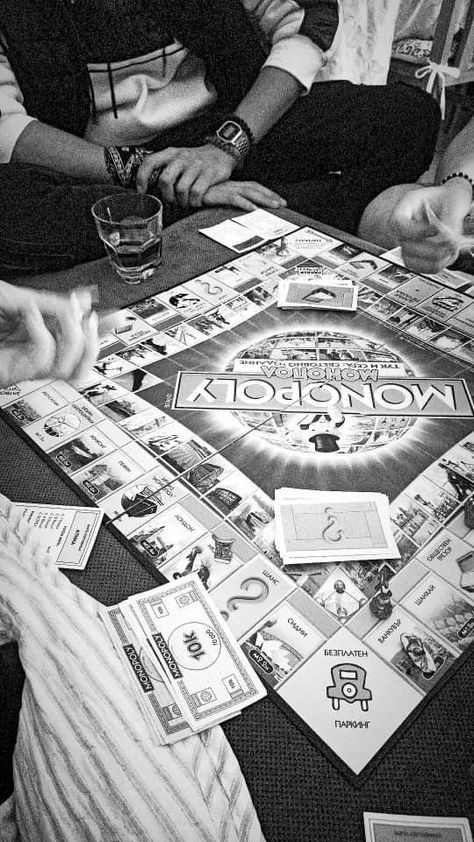 Monopoly Astethic, Monopoly Aesthetic, Best Friend Summer, Aesthetic Bff, Friend Activities, Wild Love, Friends Party, Grad Party, Grad Parties