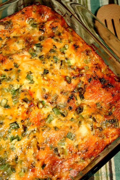 Mexican Breakfast Casserole- A make-ahead, overnight breakfast casserole, packed with spicy flavor. Great for holiday mornings and brunch get-togethers. Breakfast Mexican, Mexican Breakfast Casserole, Overnight Breakfast, Overnight Breakfast Casserole, Mexican Breakfast, Mexican Casserole, Tater Tots, Christmas Breakfast, Paleo Breakfast