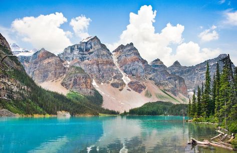 Some of the most popular attractions in Canada for tourists are very well known and they deserve to be! See what makes Canada stand out! Rocky Mountains Alberta, Lac Moraine, Moraine Lake, The Tourist, Alaska Travel, Banff National Park, Incredible Places, Green Gables, Newfoundland