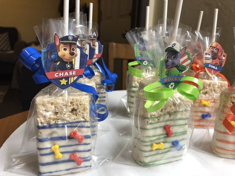 Paw Patrol Party Snacks Ideas, Paw Patrol Rice Krispie Treats, Paw Patrol Party Treat Ideas, Paw Patrol Snack Table, Paw Patrol Pretzels, Paw Patrol Themed Birthday Party Boy, Paw Portal Party Ideas, Paw Patrol Sweet Table Ideas, Paw Patrol Candy Apples