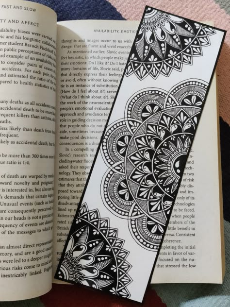 Bookmark Ideas Black And White, Bookmarks Handmade Mandala, Bookmarks Mandala, Mandala Mehendi, Zentangle Bookmarks, Krishna Mandala, Mandala Bookmark, Bookmark Easy, Small Mandala