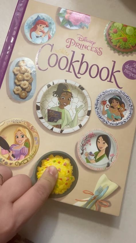 Book Food, Food Books, Disney Mom, The Onion, Creamed Corn, French Market, Corn Chowder, Disney Food Blog, 7 Minutes