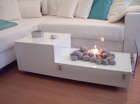 Not every home is equipped with a fireplace, but you can still enjoy the luxury of a roaring fire with this unique coffee table. Coffee Table Diy Ideas, Table Diy Ideas, Coffee Table Fireplace, Unusual Coffee Tables, Unique Coffee Table Design, Fire Pit Coffee Table, Creative Coffee Table, Centre Table, Unique Coffee Table