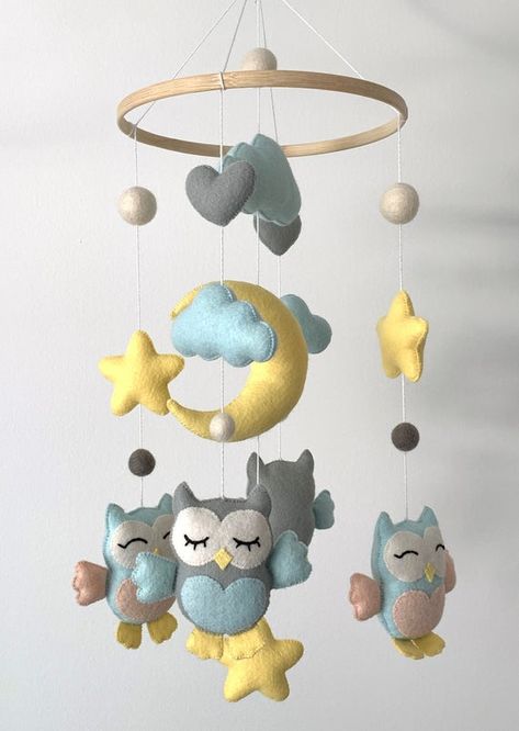 Flying Bird Mobile, Moon Baby Shower Theme, Owl Themed Nursery, Crib Mobile Girl, Baby Mobile Boy, Owl Mobile, Felt Baby Mobile, Gender Neutral Baby Nursery, Felt Star