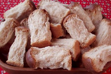 A detailed recipe for Modern “Mosbolletjies” rusks. For the experienced baker Ingredients 10 ml Surebake instant yeast 120 gram sugar 5 ml salt 5 ml aniseed 600 gram high grade flour 60 gram butter 300 ml water How to Place yeast and all the dry ingredients in the bread maker’s bread pan. Add butter and … Africa Dishes, South African Rusks, Rusks Recipe, South African Food Recipes, African Desserts, African Restaurant, Rusk Recipe, Hard Bread, South African Dishes