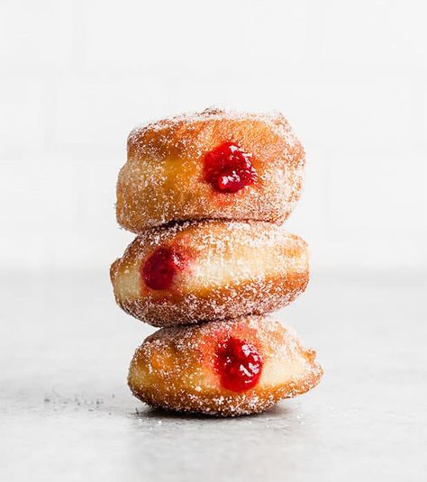 Doughnut Aesthetic, Jelly Doughnuts, Homemade Doughnuts, Illustration Reference, Jam Recipes Homemade, Glazed Doughnuts, Homemade Strawberry Jam, Homemade Jelly, Recipe Baking