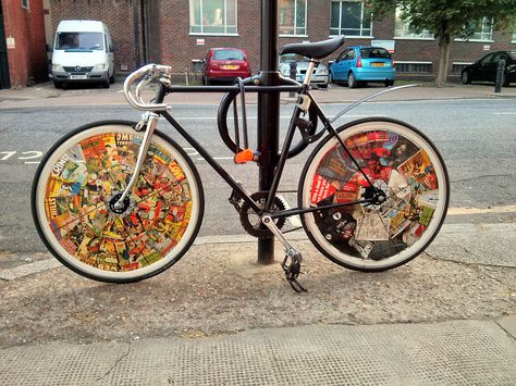 Decorated Bike, Flat London, Weld Wheels, Bike Wheels, Bicycle Art, Bike Wheel, Upcycled Crafts, Car Wheels, Land Rover Defender