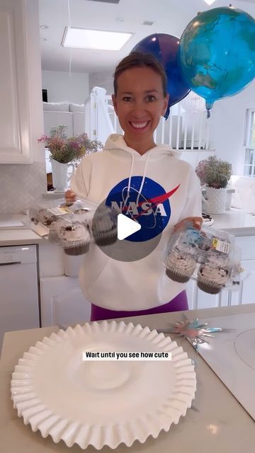 39K views · 1.2K likes | Shannon Doherty on Instagram: "TURN STORE BOUGHT CUPCAKES INTO THESE ADORABLE 🌒⭐️SOLAR ECLIPSE CUPCAKES 🌒⭐️ !! SAVE and SHARE This is adorable idea! I loved making these to watch the solar eclipse with my family today - would also be great for any space theme party!! This was so easy and adorable!! Took me 5 minutes!!

FOLLOW ME @athomewith.shannon for all my favorite fun ideas to help you celebrate every day!!! #momsofinstagram #solareclipse #solareclipseparty #spaceparty #momhacks #cupcakehacks #momhack #birthday" Eclipse Cupcakes, Shannon Doherty, Eclipse Solar, Space Theme Party, Cake Hacks, Space Party, Space Theme, Solar Eclipse, Be Great