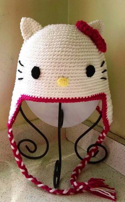 hello kitty Hello Kitty Hat, Crochet Hello Kitty, Hello Kitty Crochet, Charmmy Kitty, Miss Kitty, Hello Kitty Plush, Hello Kitty Items, Diy Crochet Projects, Yarn Crafts