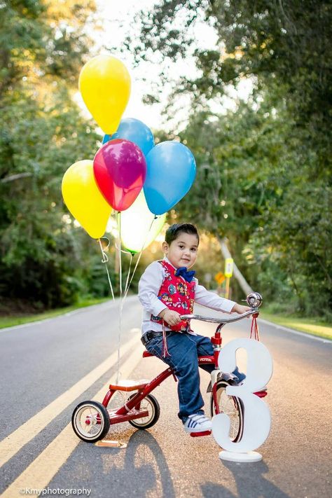 3 Year Birthday Photoshoot Boy, 3rd Birthday Pictures Boy, Paw Patrol Photo Shoot Ideas, Boy Birthday Photoshoot Ideas, Boy 2nd Birthday Photoshoot, 3rd Birthday Photoshoot Ideas Boy, Birthday Photoshoot Kids, Birthday Boy Photoshoot, 3rd Birthday Photoshoot