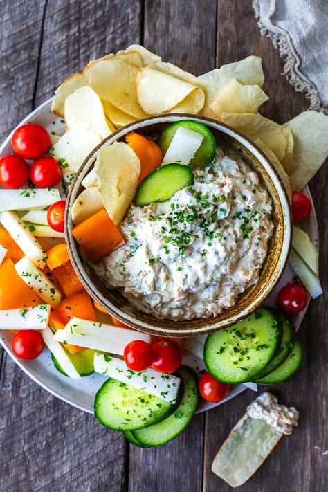 A delicious healthy take on French Onion Dip made with caramelized onions, creamy Greek yogurt, and fresh herbs. A perfect make ahead appetizer for potlucks and parties. Make Ahead Appetizer, French Onion Dip Recipe, Potluck Appetizers, Homemade French Onion Dip, Onion Dip Recipe, Make Ahead Appetizers, French Onion Dip, Plantain Chips, Bar Food