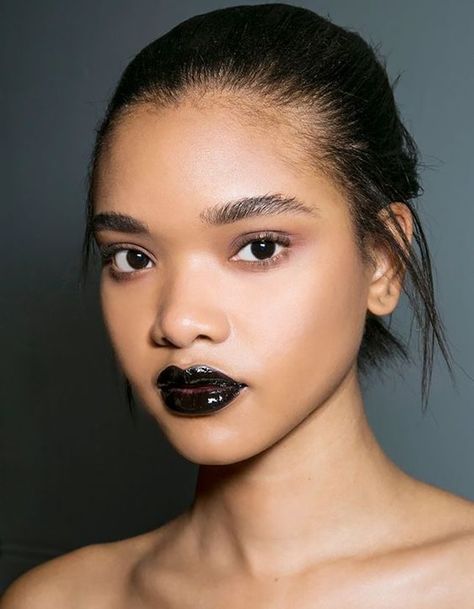 Black Lipstick Outfit, Black Lipstick Look, Best Black Lipstick, Black Lipstick Makeup, Jill Stuart Beauty, Urban Decay Vice Lipstick, Inner Witch, Black Lipstick, Long Wear Lipstick