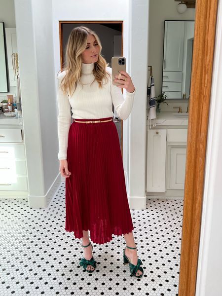 Red Maxi Skirt Outfit Winter, Green Skirt Christmas Outfit, Red Long Skirt Outfit, Red Pleated Skirt Outfit, Red Skirt Outfit, Red Maxi Skirt Outfit, White Turtleneck Shirt, Red Satin Skirt, Winter Maxi Skirt Outfit