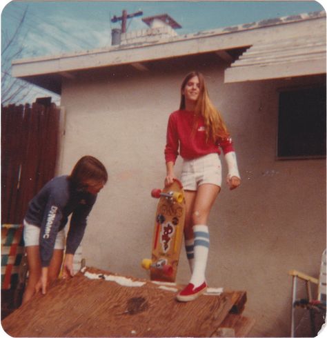 70s Skater Style, 70s Skater Aesthetic, Summer In The 70s, 1970s Summer Aesthetic, California Skater Aesthetic, 70s Southern Aesthetic, 70s Girl Aesthetic, Retro Girl Aesthetic, 70s Skater Girl