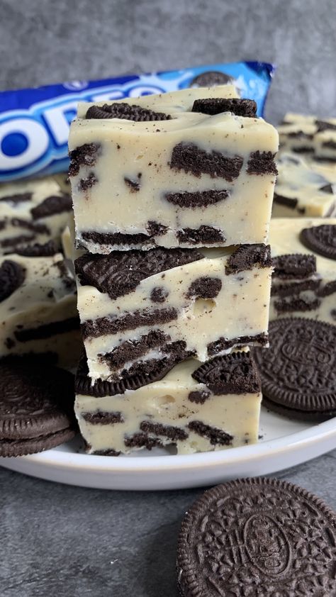 Oreo Fudge Sweet Food Pictures, Oreo Slice, Oreo Flavored Desserts, Oreo Food Ideas, Oreo Desert, Oreo Food, Oreo Snacks, Food Oreo, Oreo Aestethic