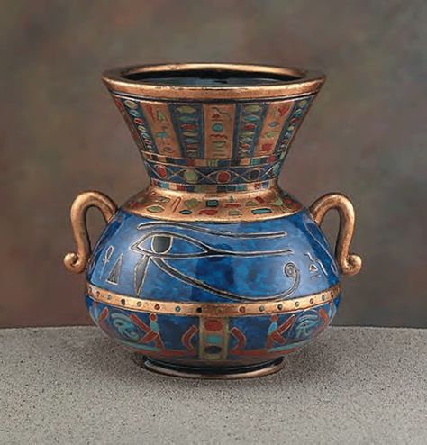 Eye of Horus ceramic vase, gold and blue ~Repinned Via Ahmed Abdalrazik http://www.veniceclayartists.com/ancient-egyptian-art-and-pottery/ Italian Vase, Ancient Egyptian Artifacts, Vase Gold, Evening Star, Egyptian Artifacts, Empire Romain, Ancient Pottery, Blue Iris, Egypt History