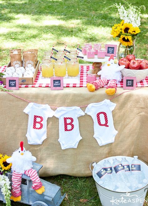 How to Throw a Relaxed, Co-Ed Baby-Q – Kate Aspen Baby Shower Barbeque, Babyque Shower, Baby Shower Mixto, Babyq Shower, Bbq Baby Shower Decorations, Summer Baby Shower Themes, Barbecue Baby Shower, Baby Bbq, Bbq Baby Shower