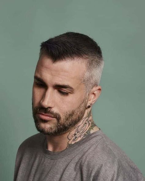 35 Ideal Hairstyles to Hide Your Widow's Peak – HairstyleCamp Short Hair For Men, Short Gentleman Haircut, Crewcut Haircut Men, Receding Hairline Styles Men, Men’s Short Hairstyles, Very Short Hairstyles For Men, Short Hairstyle Men, Hairstyle For Thinning Hair, Regal Gentleman