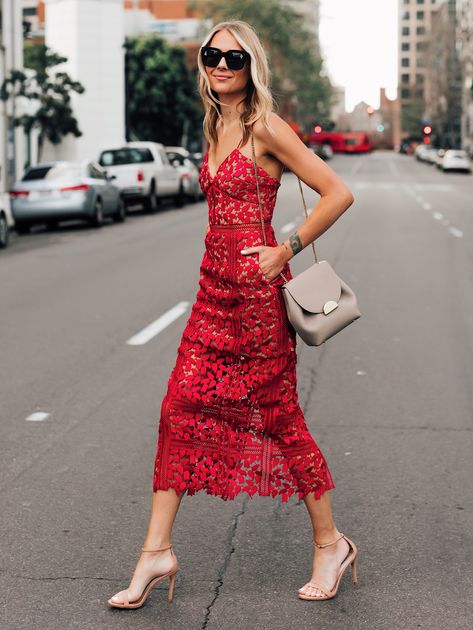 Jackson Instagram, Red Lace Midi Dress, Spring Wedding Guest Dress, Look Formal, Amy Jackson, Self Portrait Dress, Fashion Jackson, Calf Length Dress, Flirty Dresses