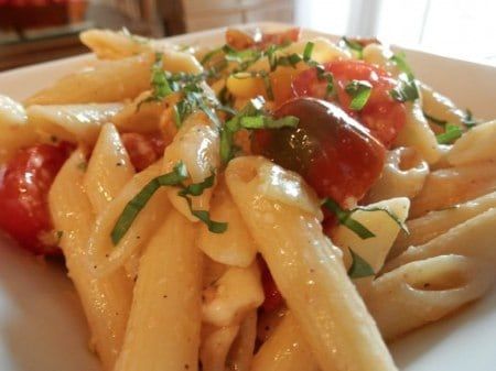 Applebee's Three Cheese Chicken Penne Copycat Recipe - Savings Lifestyle Apple Bees Chicken Pasta, Essen, Apple Bees Copycat Recipes, 3 Cheese Chicken Penne, Three Cheese Chicken Penne, Miracle Noodles, Chicken Penne, Cheese Chicken, Inexpensive Meals