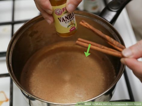 Vanilla Diy, Homemade Fragrance, Air Freshener Recipes, Homemade Potpourri, Diy Room Spray, Diy Cinnamon, Homemade Cleaning Supplies, Diy Scent, Vanilla Recipes