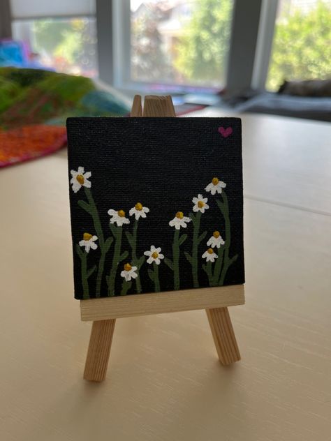 Art On Black Paper, Mini Tela, Cute Easy Paintings, Mini Toile, Black Canvas Paintings, Easy Acrylic Painting, Dream Painting, Small Canvas Paintings, Simple Canvas Paintings