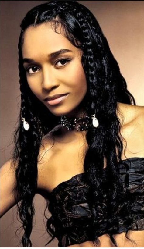 Chilli rocking baby hair in the 90's Tomboy Celebrities, Chili Tlc, Chilli Tlc, Meagan Good, Left Eye, Baby Hairs, Black Music, Black Is Beautiful, Look Chic