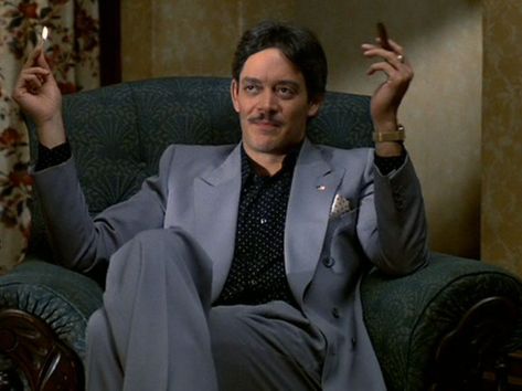 90s Fashion, Raul Julia, Addams Family Movie, Gomez Addams, Addams Family, Beautiful Soul, A Man, Actors, Film