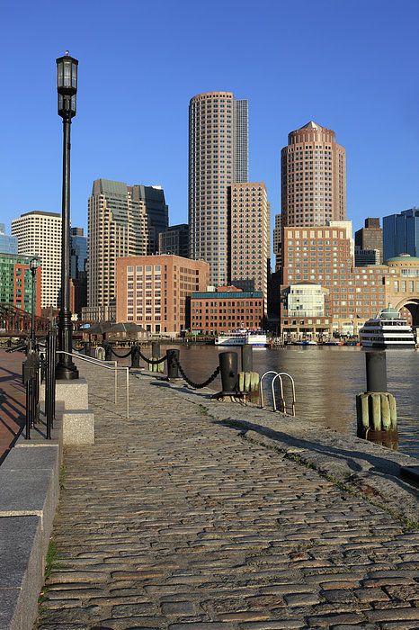 Fun Activities For Teens, Boston Aesthetic, Boston Vacation, Boston Tea, Living In Boston, Boston Usa, Boston Things To Do, Lifestyle Influencer, Boston Harbor