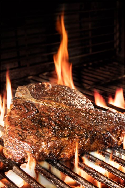 Tender and savory Porterhouse steak that's seasoned and grilled to perfection. You wont want to pass this up! Steak Photography, Porterhouse Steak Recipe Pan, Grill Photography, Steak Indoor Grill, Porterhouse Steak Recipe, Tomahawk Steak Photography, Steak Ideas, Grilled Porterhouse Steak, Steak Grilled