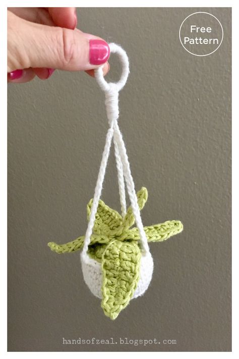 Crochet Plant Hanger, Crochet Succulent, Butterfly Tutorial, Mini Plant, Crochet Car, Crochet Cactus, Crochet Plant, Crochet Butterfly, Plant Pattern