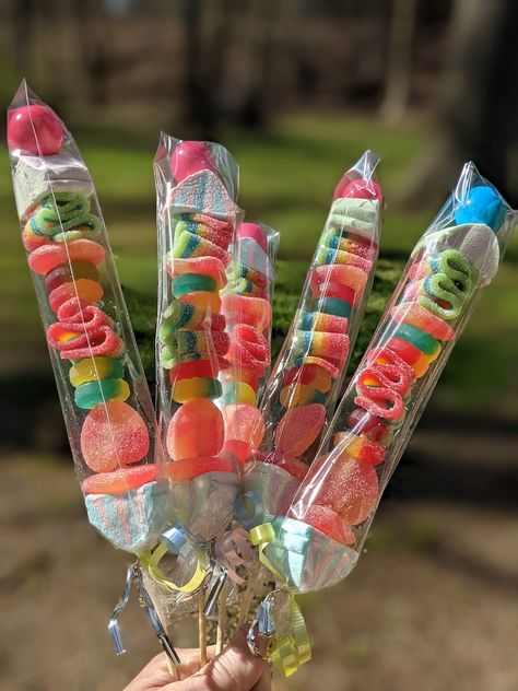 10 XL Candy Kabob Swirls Fun Sweet and Sour Birthday Party - Etsy Iraq Easter Bbq, Gummy Candy Kabobs, Candy Arrangements, Candy Kabobs, Lexington Nc, Sleepover Food, Candy Sticks, Birthday Candy, Kids Candy