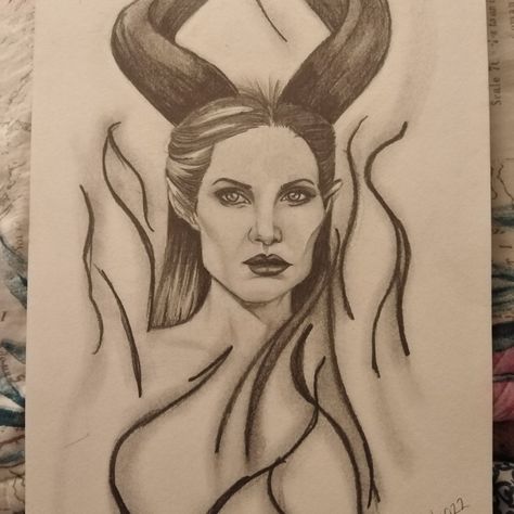 Maleficent drawing Art Sketchbook, Maleficent Drawing Sketches, Maleficent Drawing, Inspo Drawing, Pencil Drawings For Beginners, Maleficent, Sketchbook Art Inspiration, Kpop Guys, Drawing Sketches