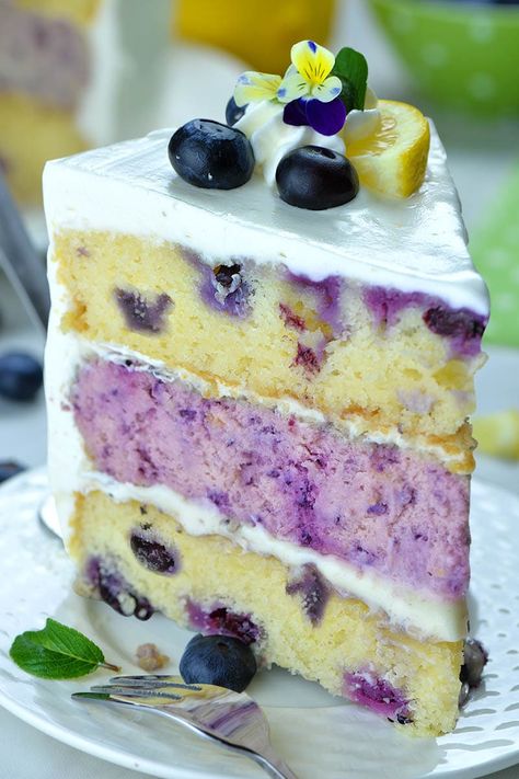 Lemon Blueberry Cheesecake Cake Recipe | OMG Chocolate Desserts Lemon Blueberry Cheesecake Cake, Blueberry Cheesecake Cake, Showstopper Dessert, Cheesecake Cake Recipes, Sommer Mad, Lemon Blueberry Cheesecake, Fresh Strawberry Recipes, Moist Lemon Cake, Dessert Parfait