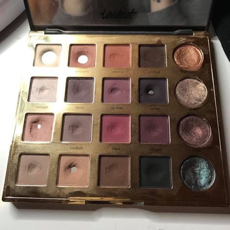 Project Pan, Makeup Pallets, Makeup Aesthetic, Make Up Inspo, Eyeshadow Pallets, Baby Boomer, Makeup Items, Makeup Palette, Pretty Makeup