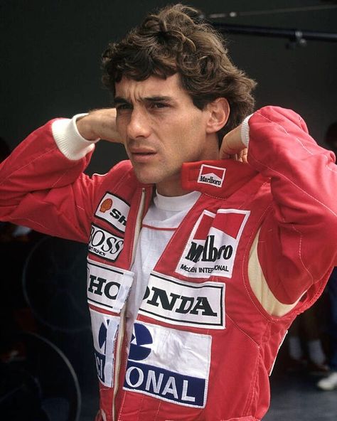 Ayrton Senna’s Instagram post: “Senna 1990 San Marino Treinos do GP de San Marino, Ímola, 12/05/1990 Senna 1990 San Marino 05/12/1990, Trials GP San Marino, Imola” Aryton Senna, Alain Prost, Мотоциклы Cafe Racers, Sport Automobile, Michael Schumacher, F1 Racing, Moto Gp, Racing Driver, F1 Drivers