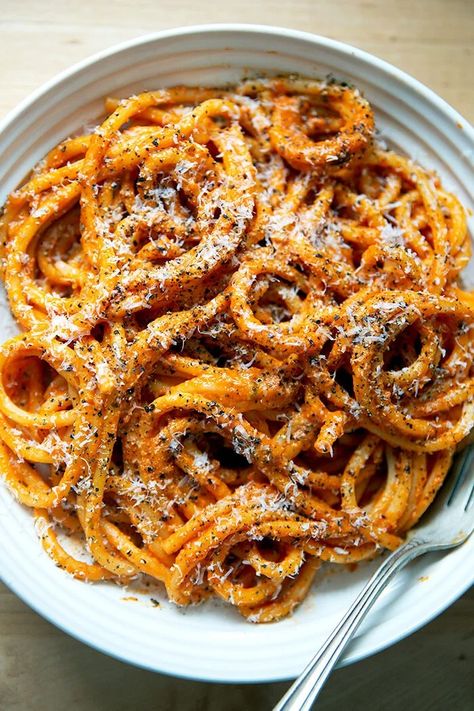 Ina Garten’s Vodka Sauce {Best Vodka Sauce Ever} | Alexandra’s Kitchen Best Penne Alla Vodka Recipe, Best Vodka Sauce, Penne Vodka Sauce, Penne Vodka, Pasta Alla Vodka, Vodka Sauce Recipe, Best Vodka, Vodka Sauce Pasta, Penne Alla Vodka